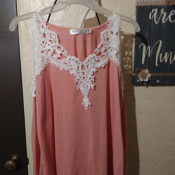 Top - Picture 2 of 4